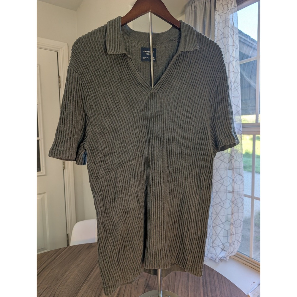 Abercrombie & Fitch Men's M Gray Ribbed Knit Polo Shirt Short Sleeve V Neck